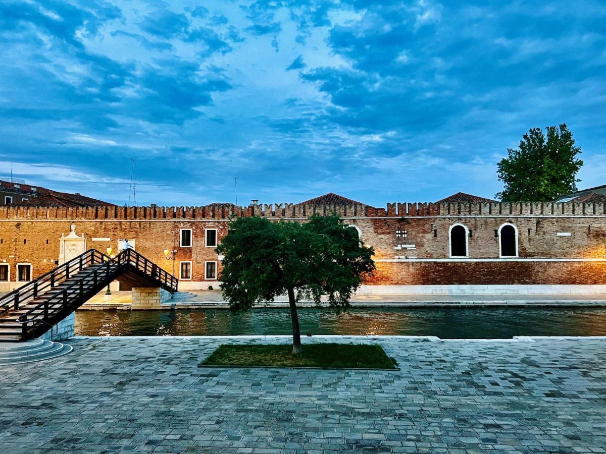With View In Venice, Arsenale. * Venecia